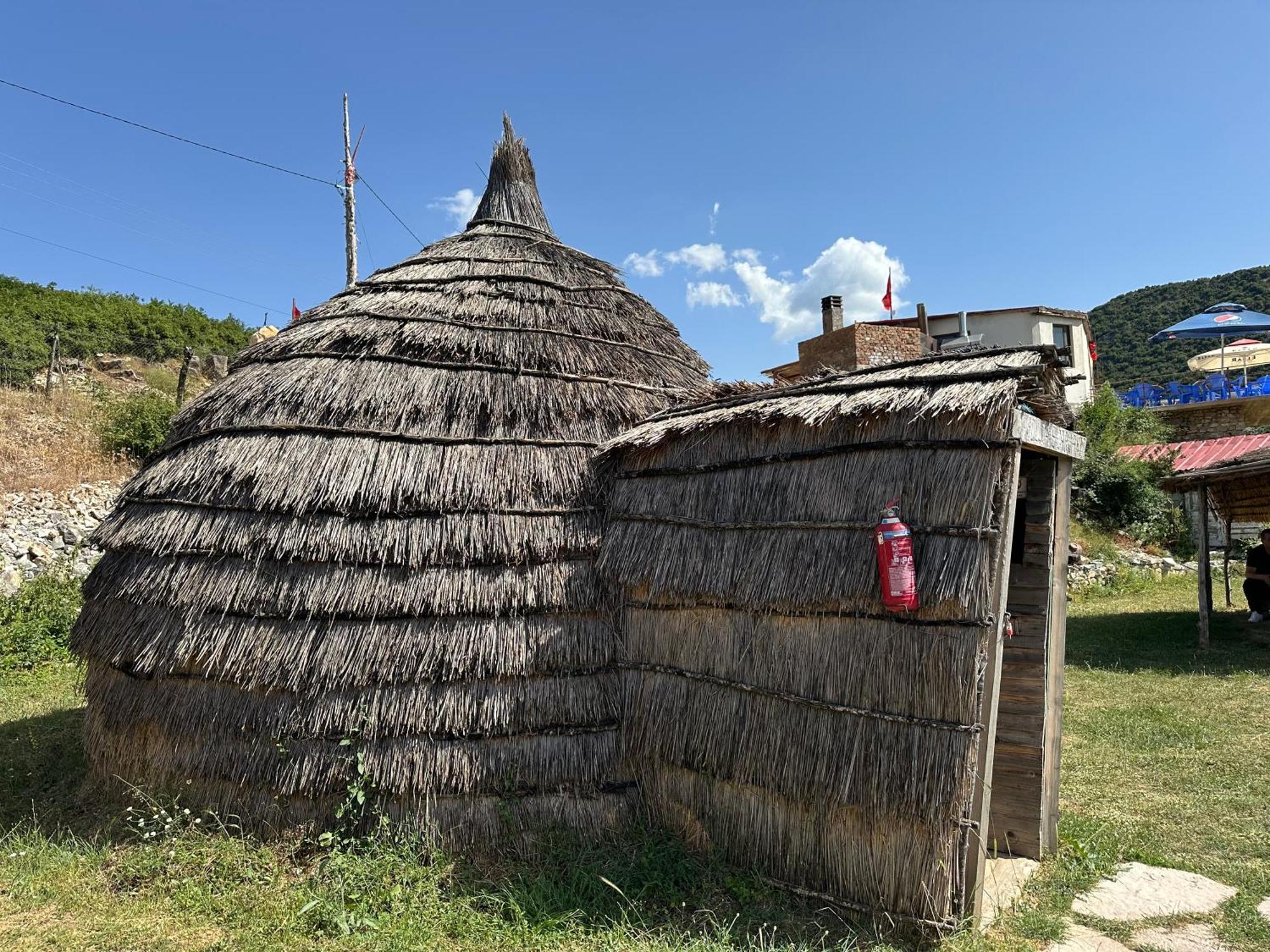 فندق Camping Lekdushi - Shehu Tepelene المظهر الخارجي الصورة